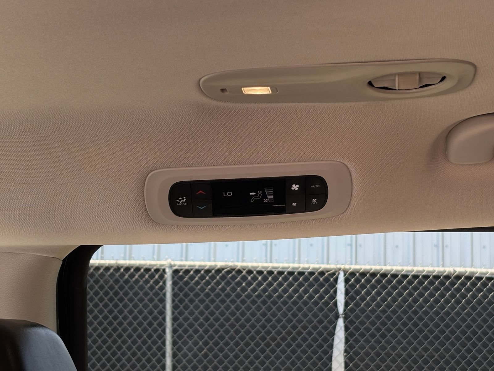 Used 2024 Chrysler Pacifica Touring-L FWD image 22