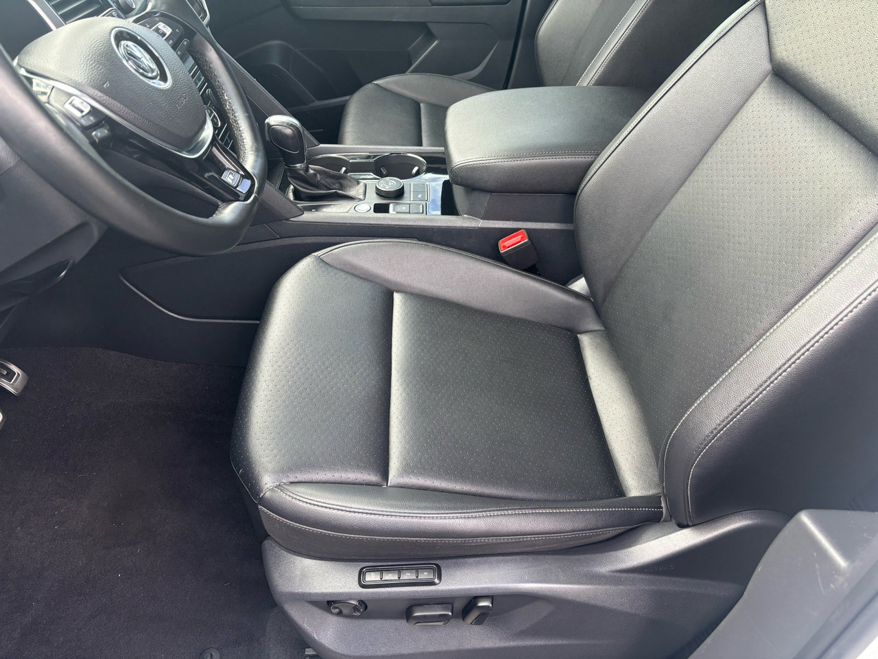 Used 2019 Volkswagen Atlas SEL R-Line image 8