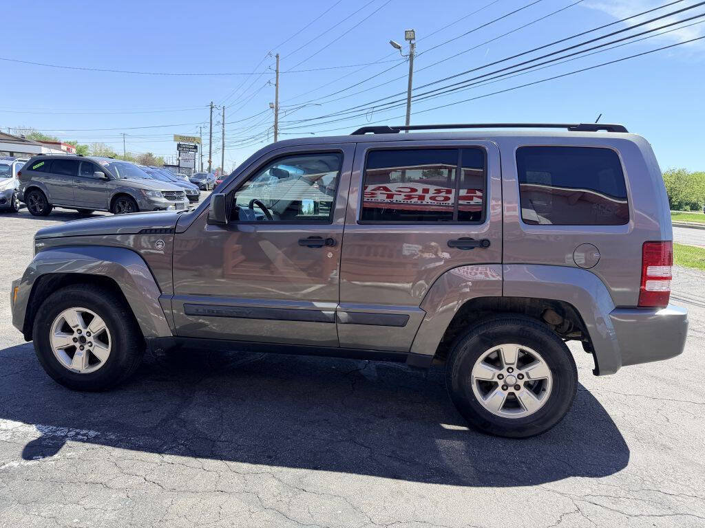 Used 2012 Jeep Liberty Sport w/ Popular Equipment Group AWD/4WD image 3