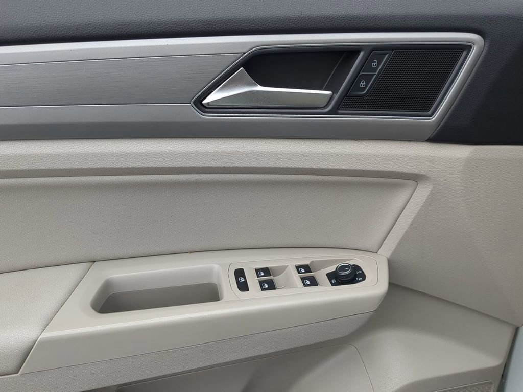 Used 2018 Volkswagen Atlas SE image 13