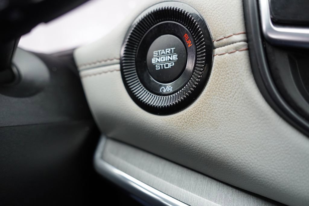 Certified 2022 Jeep Compass Limited image 30