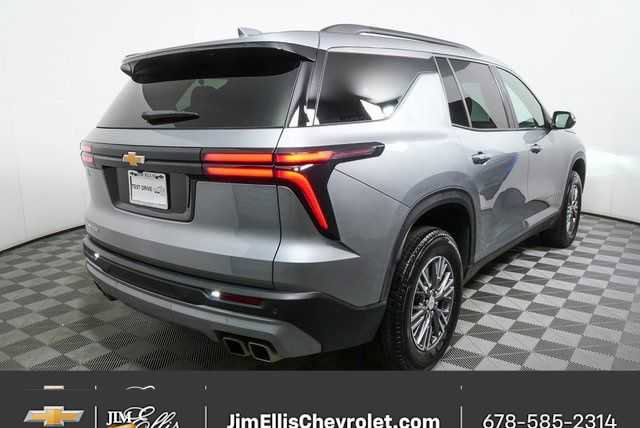 Certified 2025 Chevrolet Traverse LT image 3