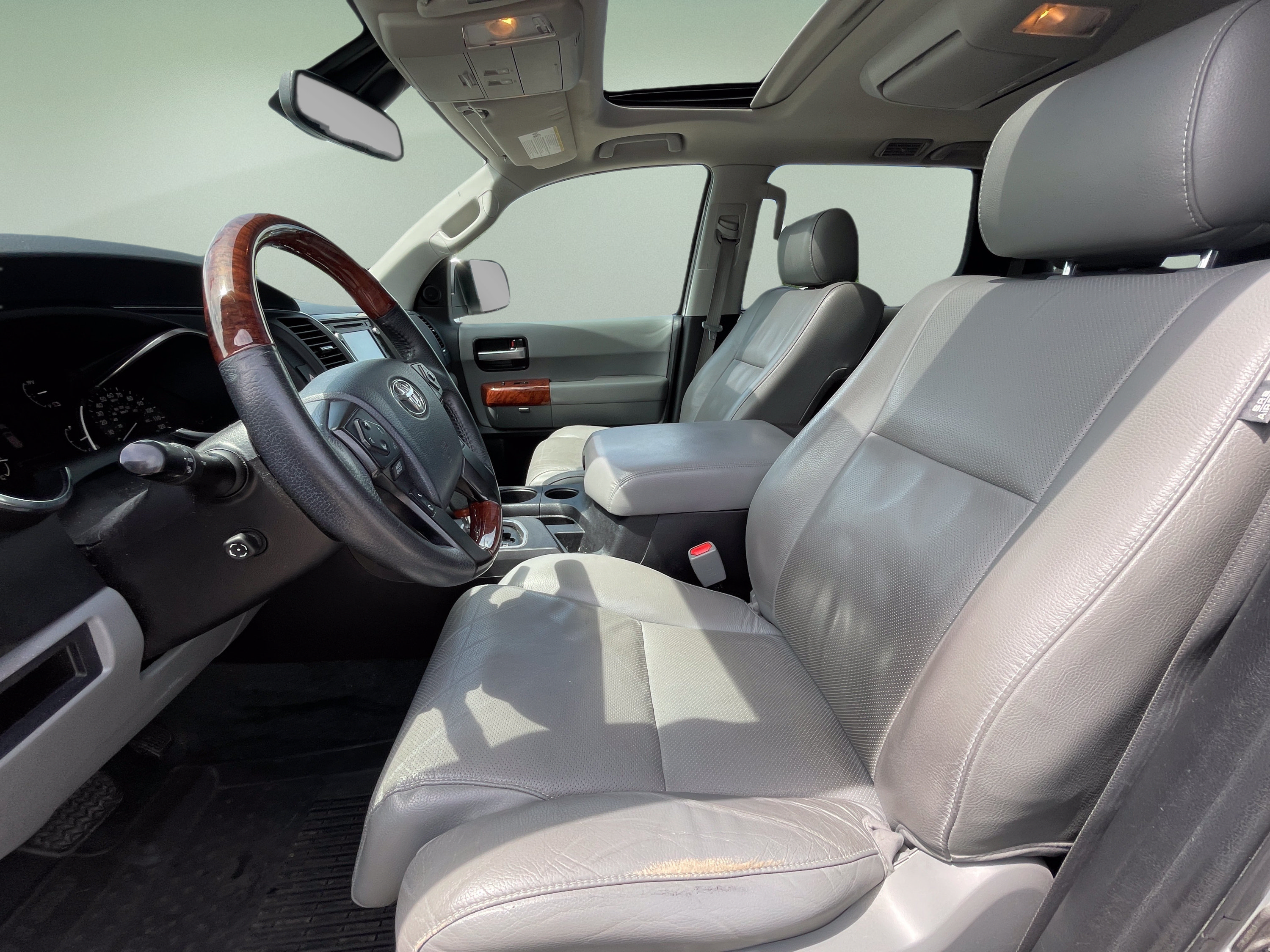 Used 2018 Toyota Sequoia Platinum AWD/4WD image 8