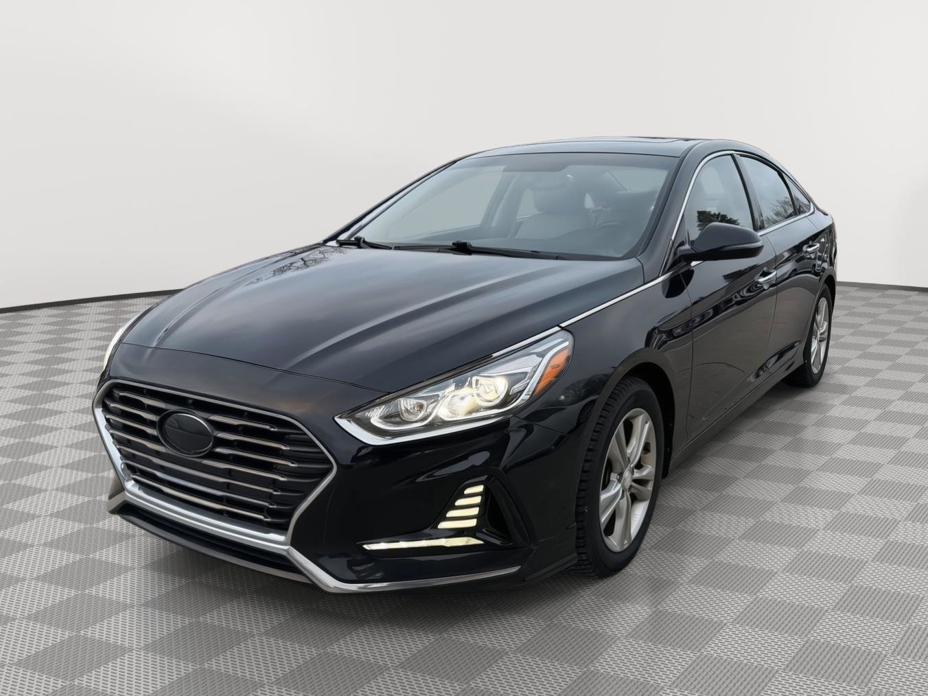 Used 2018 Hyundai Sonata Limited w/ Cargo Package image 3