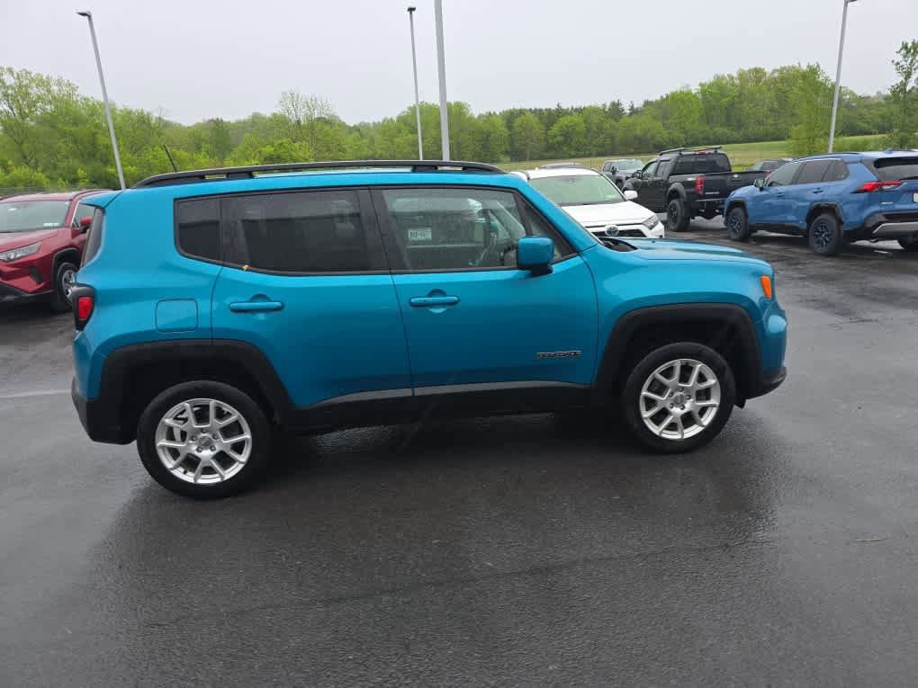 Used 2020 Jeep Renegade Latitude w/ Cold Weather Group AWD/4WD image 3