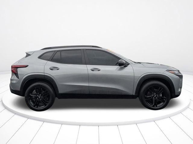 Used 2025 Chevrolet Trax ACTIV w/ Sunroof Package image 11