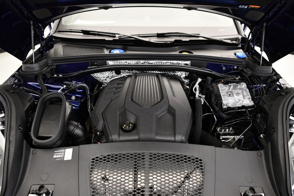 Certified 2026 Porsche Macan AWD/4WD image 13