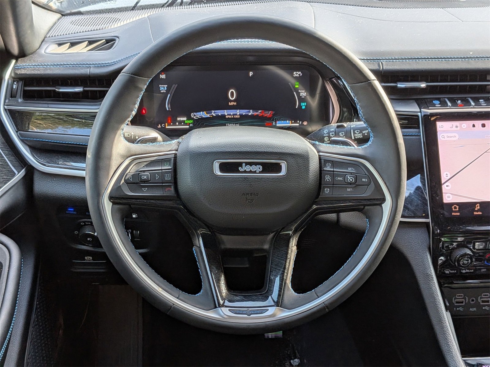 Used 2023 Jeep Grand Cherokee Trailhawk image 30