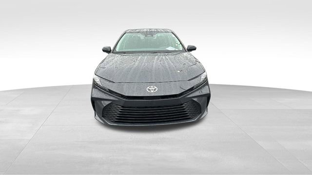 Used 2025 Toyota Camry LE image 7