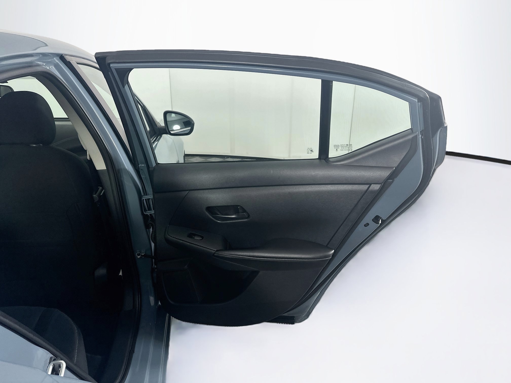 Used 2025 Nissan Sentra SV FWD image 28