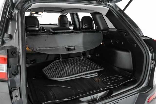 Used 2017 Jeep Cherokee Trailhawk w/ Cold Weather Group image 45