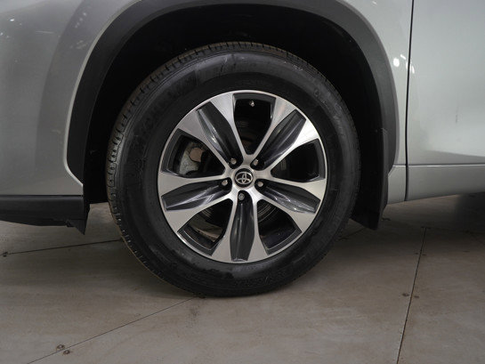 Used 2023 Toyota Highlander XLE image 25