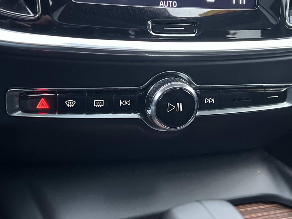 Used 2022 Volvo S60 B5 Momentum image 21