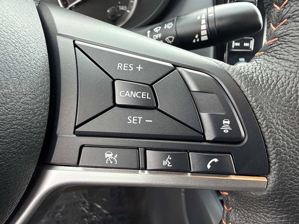 New 2025 Nissan Versa SR w/ Trunk Package FWD image 25