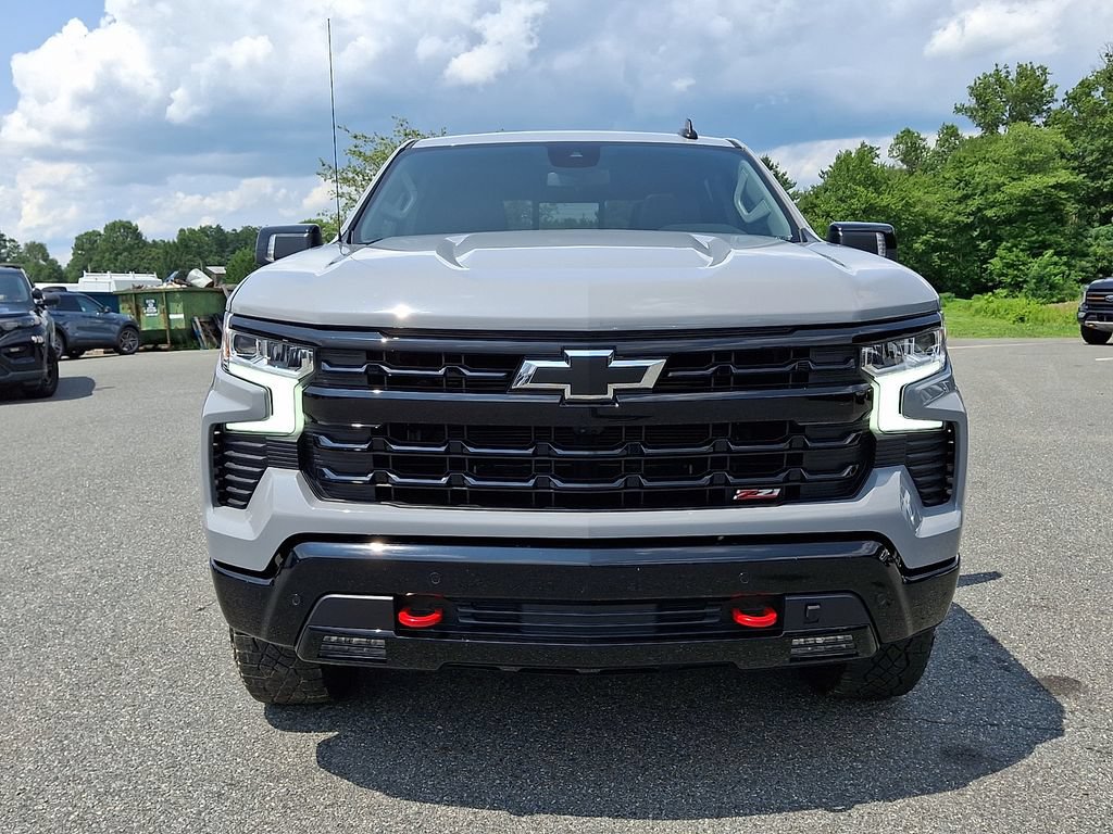 Used 2024 Chevrolet Silverado 1500 LT Trail Boss w/ LT Trail Boss Premium Package AWD/4WD image 2