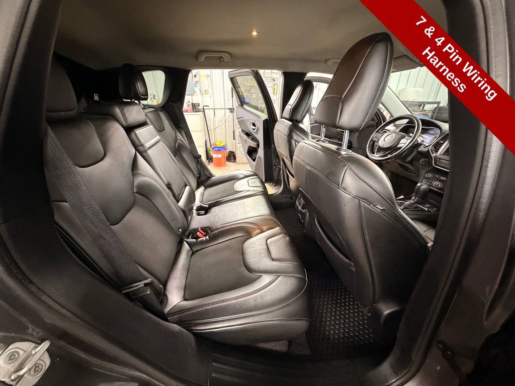 Used 2019 Jeep Cherokee Trailhawk w/ Cold Weather Group image 30