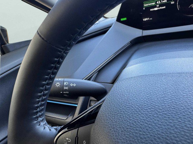 Used 2025 Toyota Prius image 23