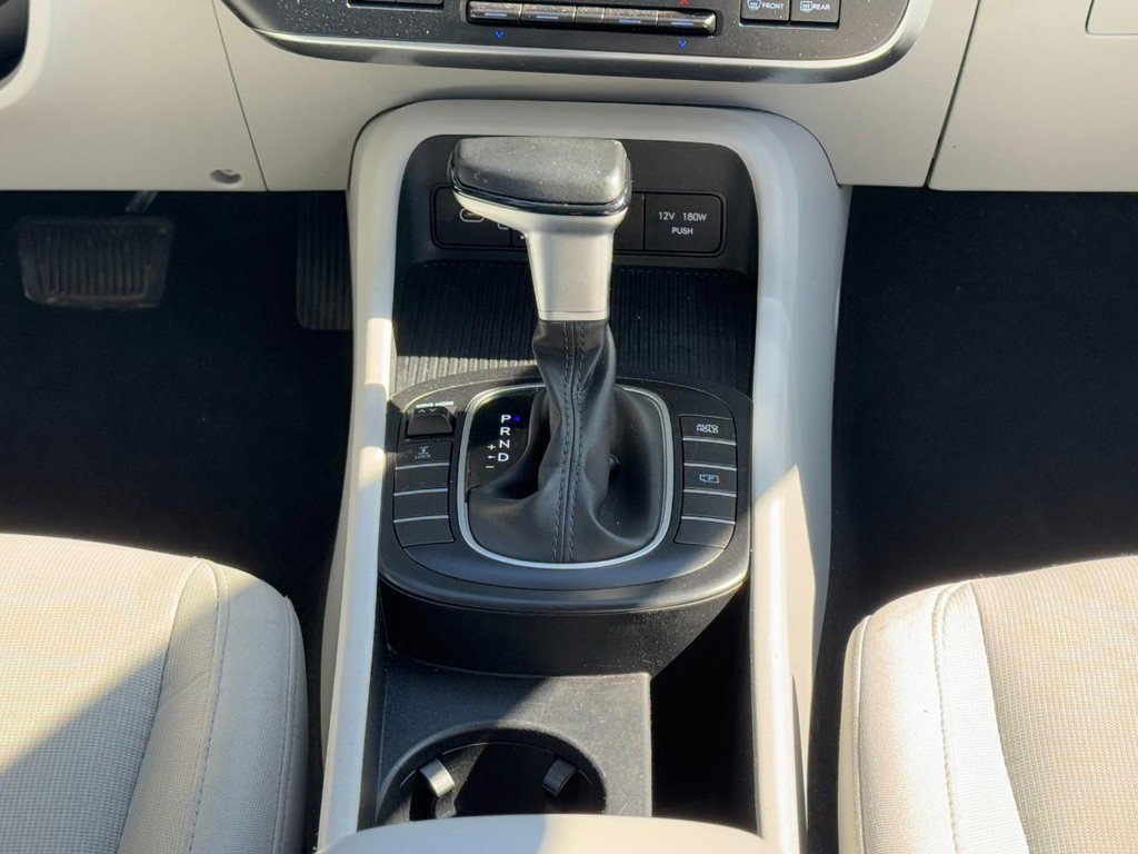 Used 2025 Hyundai Kona SEL image 14