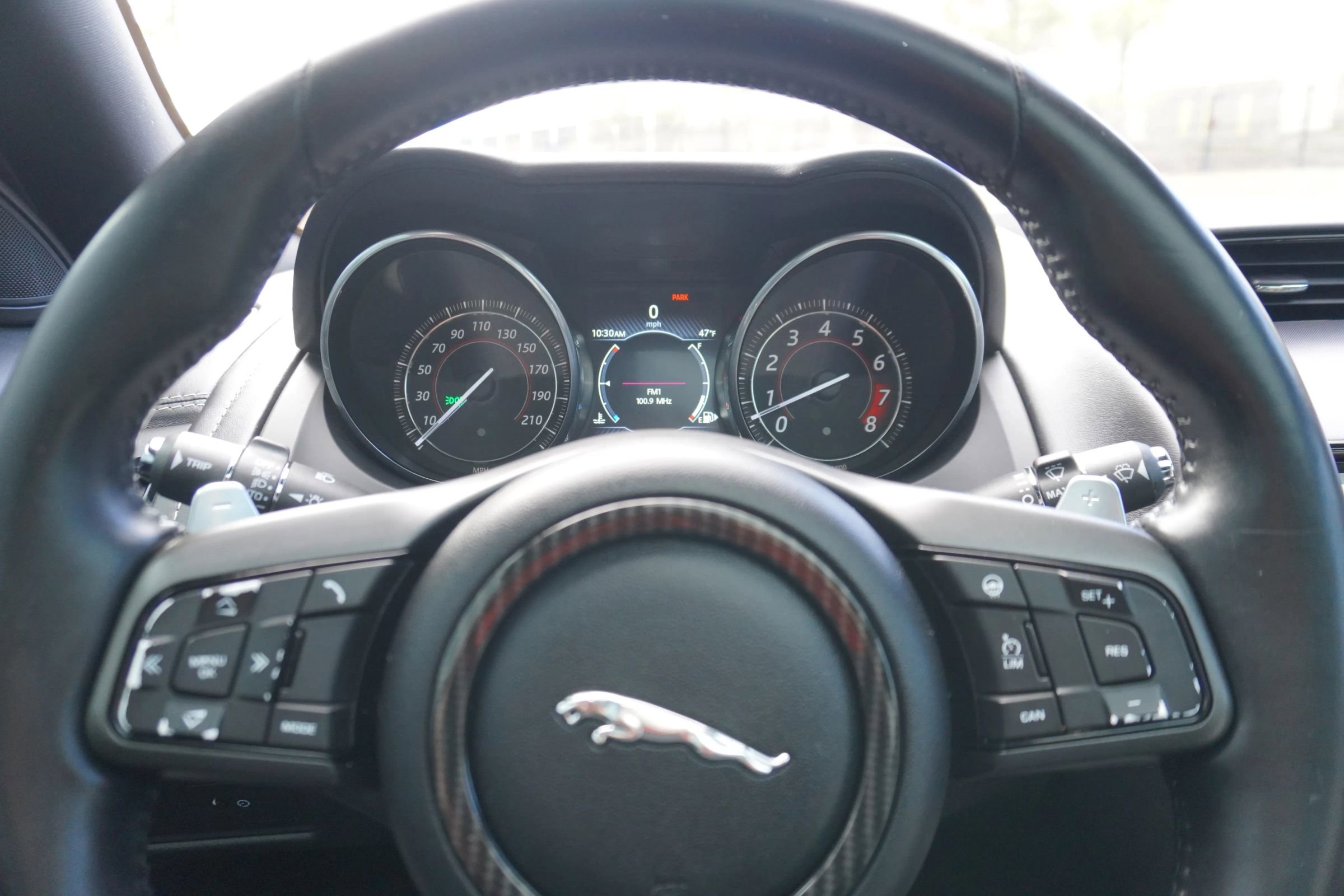 Used 2017 Jaguar F-TYPE R image 27