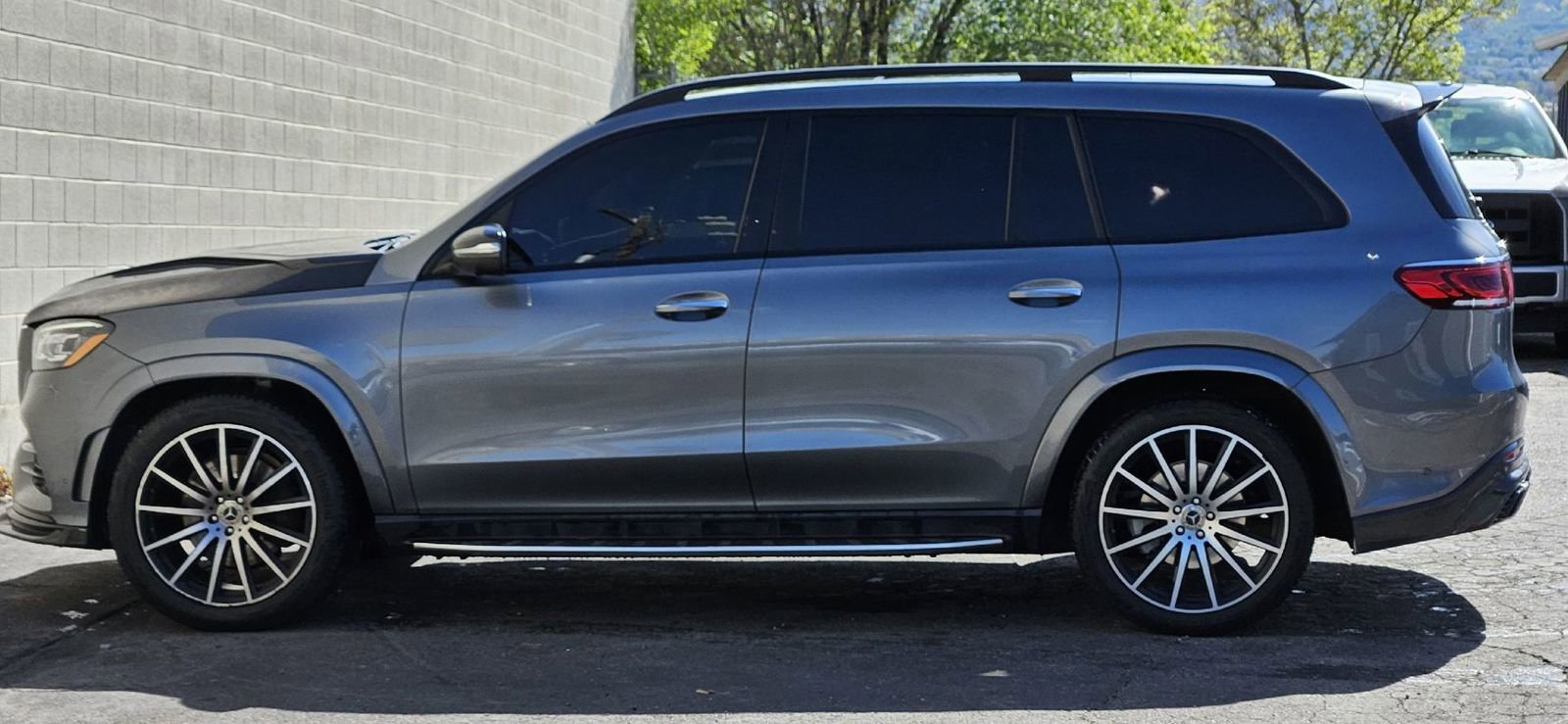 Used 2022 Mercedes-Benz GLS 450 4MATIC image 2