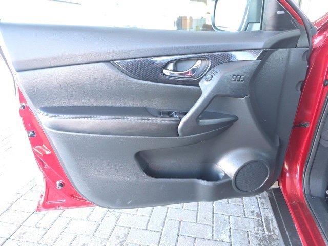 Used 2020 Nissan Rogue SL w/ Premium Package image 19