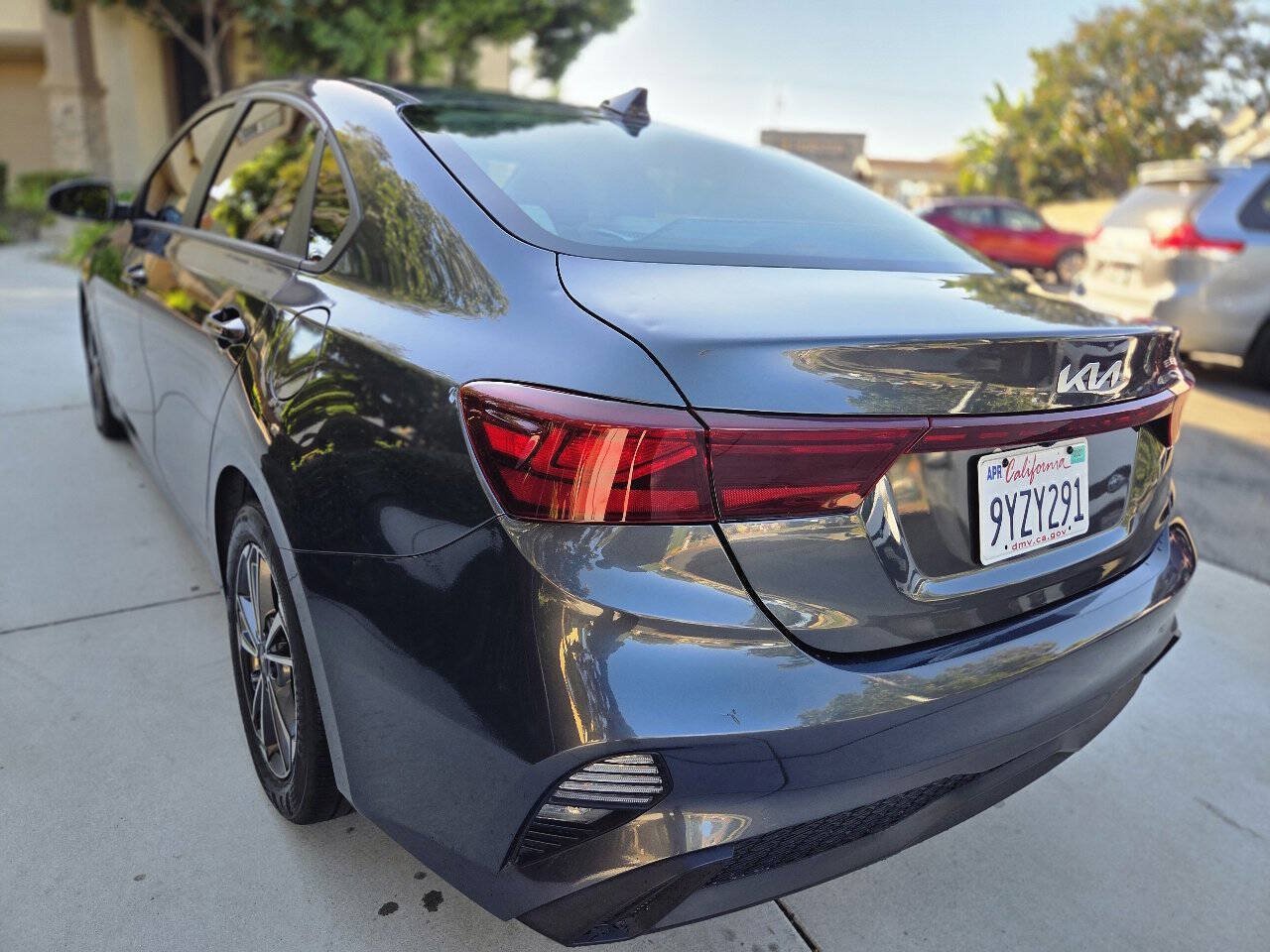 Used 2022 Kia Forte LXS w/ LXS Technology Package FWD image 12