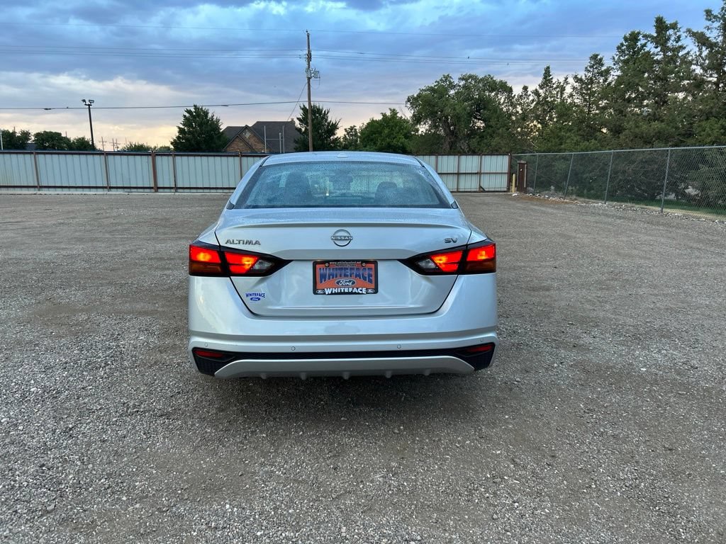 Used 2024 Nissan Altima 2.5 SV FWD image 5