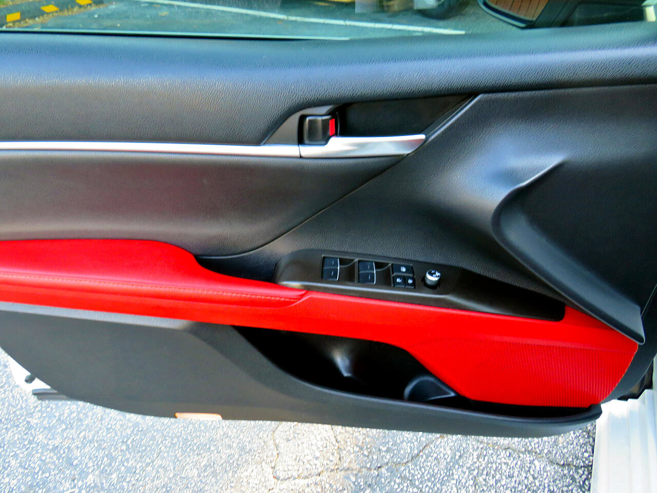 Used 2022 Toyota Camry XSE w/ Carpet Mat Package (TMS) image 16