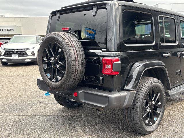 Used 2023 Jeep Wrangler Unlimited Sahara w/ Cold Weather Group AWD/4WD image 11