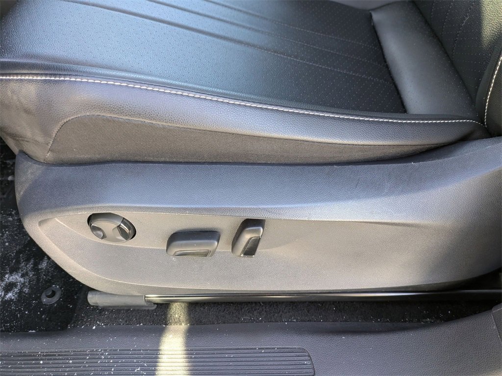 Used 2024 Volkswagen Tiguan SE image 14