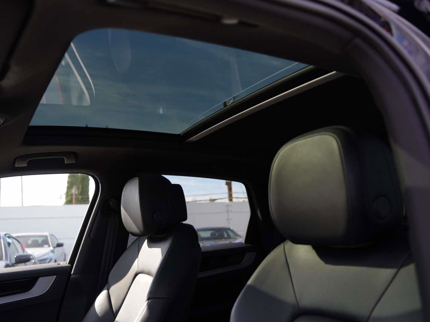 Used 2024 Porsche Cayenne image 15