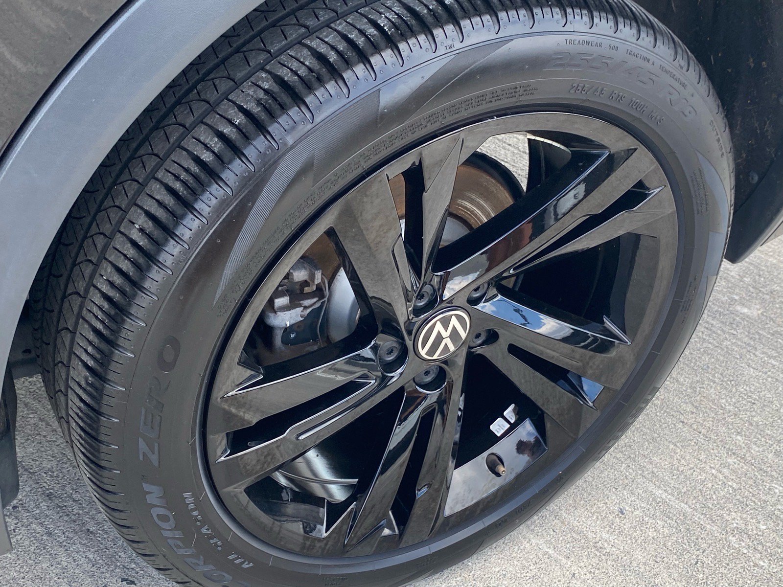 Certified 2024 Volkswagen Tiguan SE R-Line AWD/4WD image 24