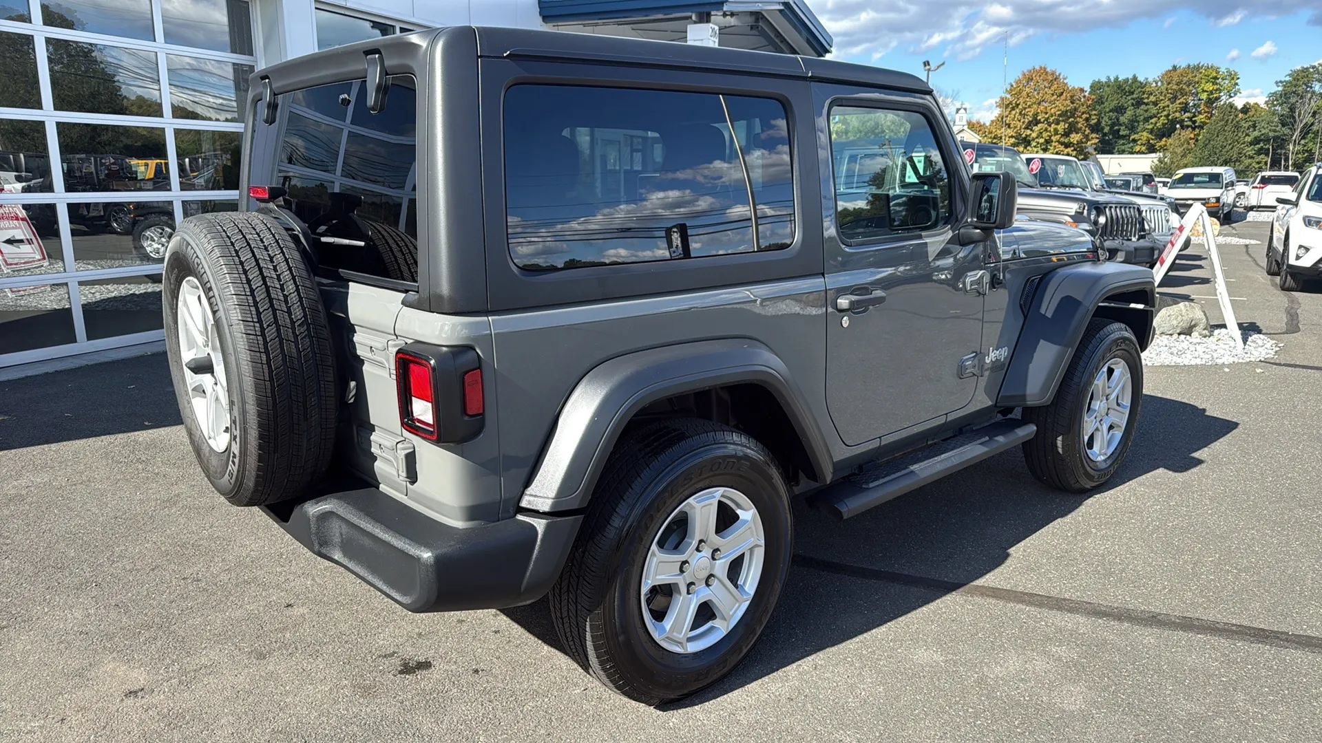 Used 2020 Jeep Wrangler Sport AWD/4WD image 10