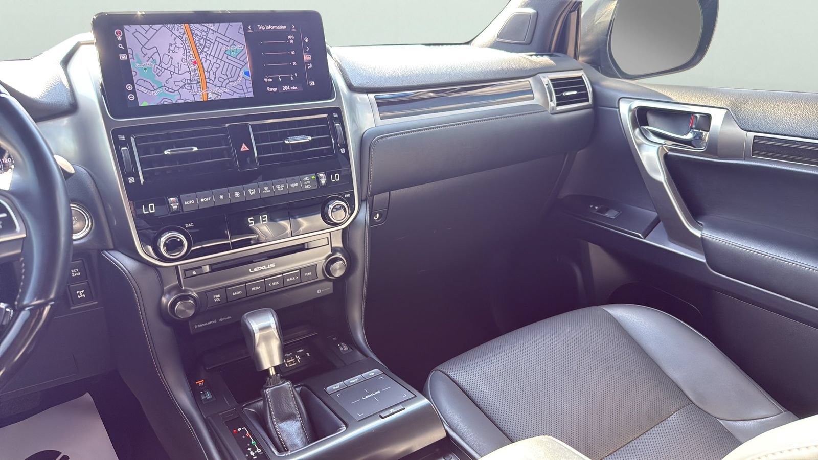 Used 2023 Lexus GX 460 Premium w/ Premium Package AWD/4WD image 19