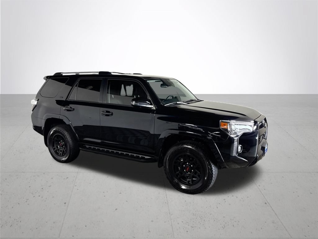 Used 2024 Toyota 4Runner SR5 Premium w/ SR5 Premium Package AWD/4WD image 4