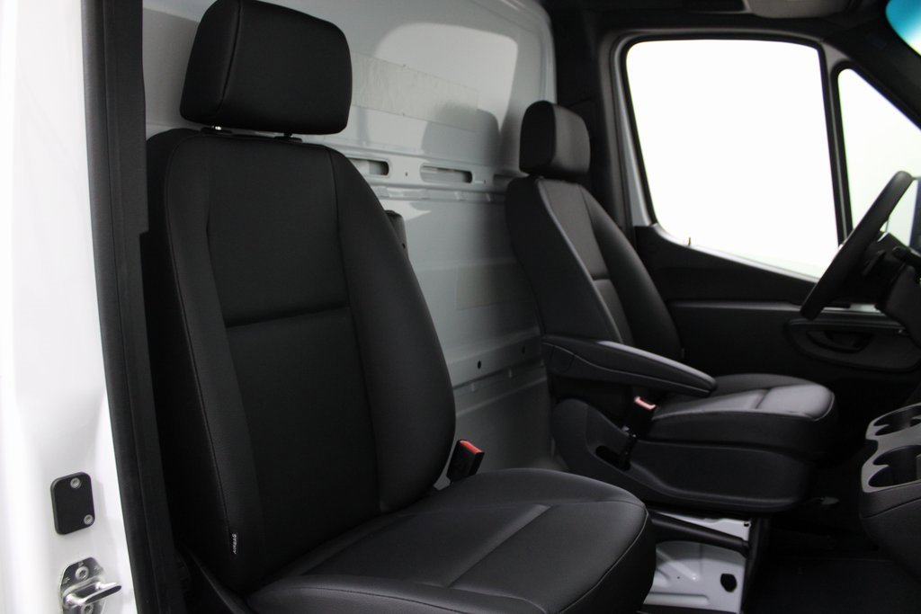 Used 2023 Mercedes-Benz Sprinter 3500 image 25
