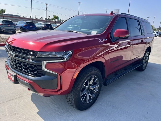 Used 2023 Chevrolet Suburban Z71 w/ Luxury Package image 3