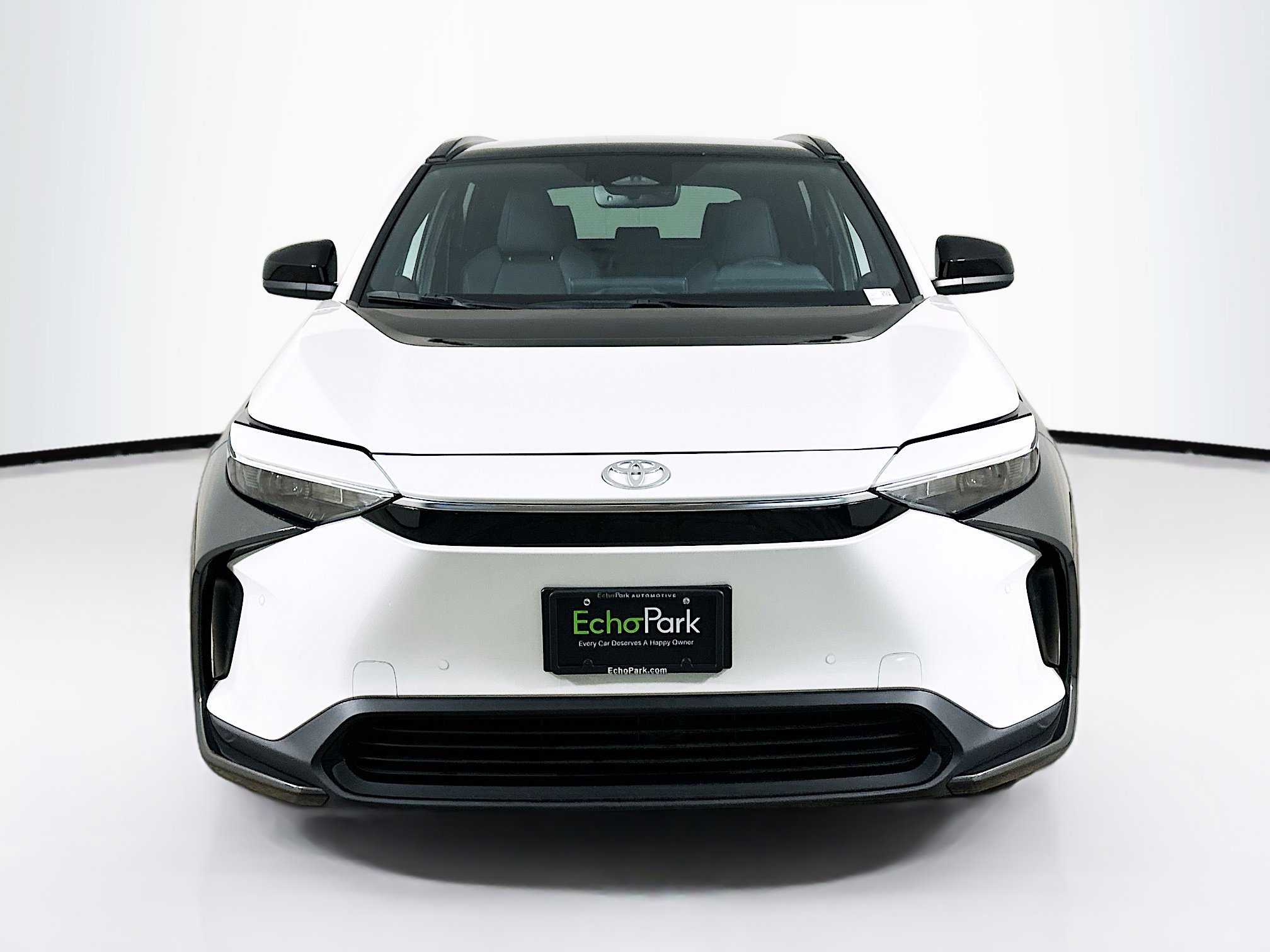 Used 2023 Toyota bZ4X XLE w/ Weather Package FWD image 2