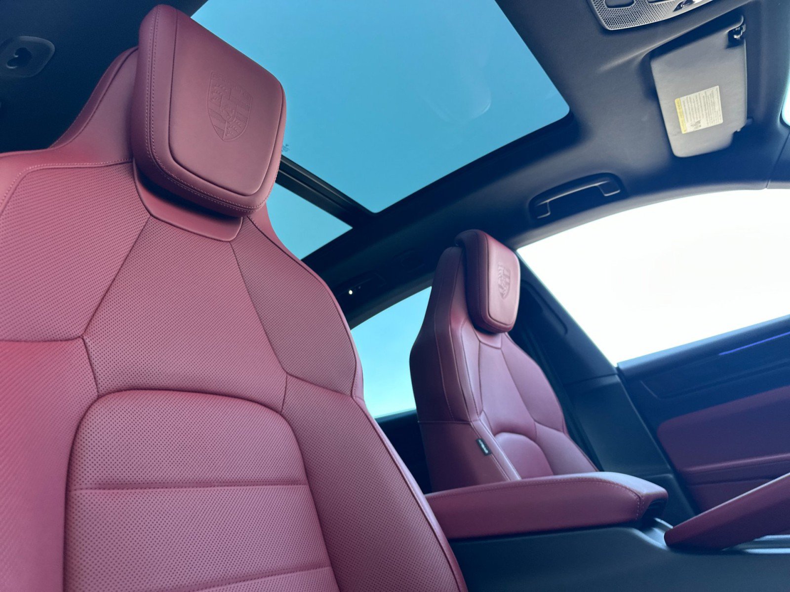 Certified 2025 Porsche Macan 4 Electric AWD/4WD image 16