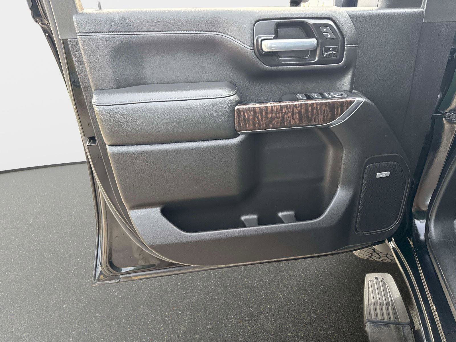 Used 2022 GMC Sierra 2500 Denali image 16