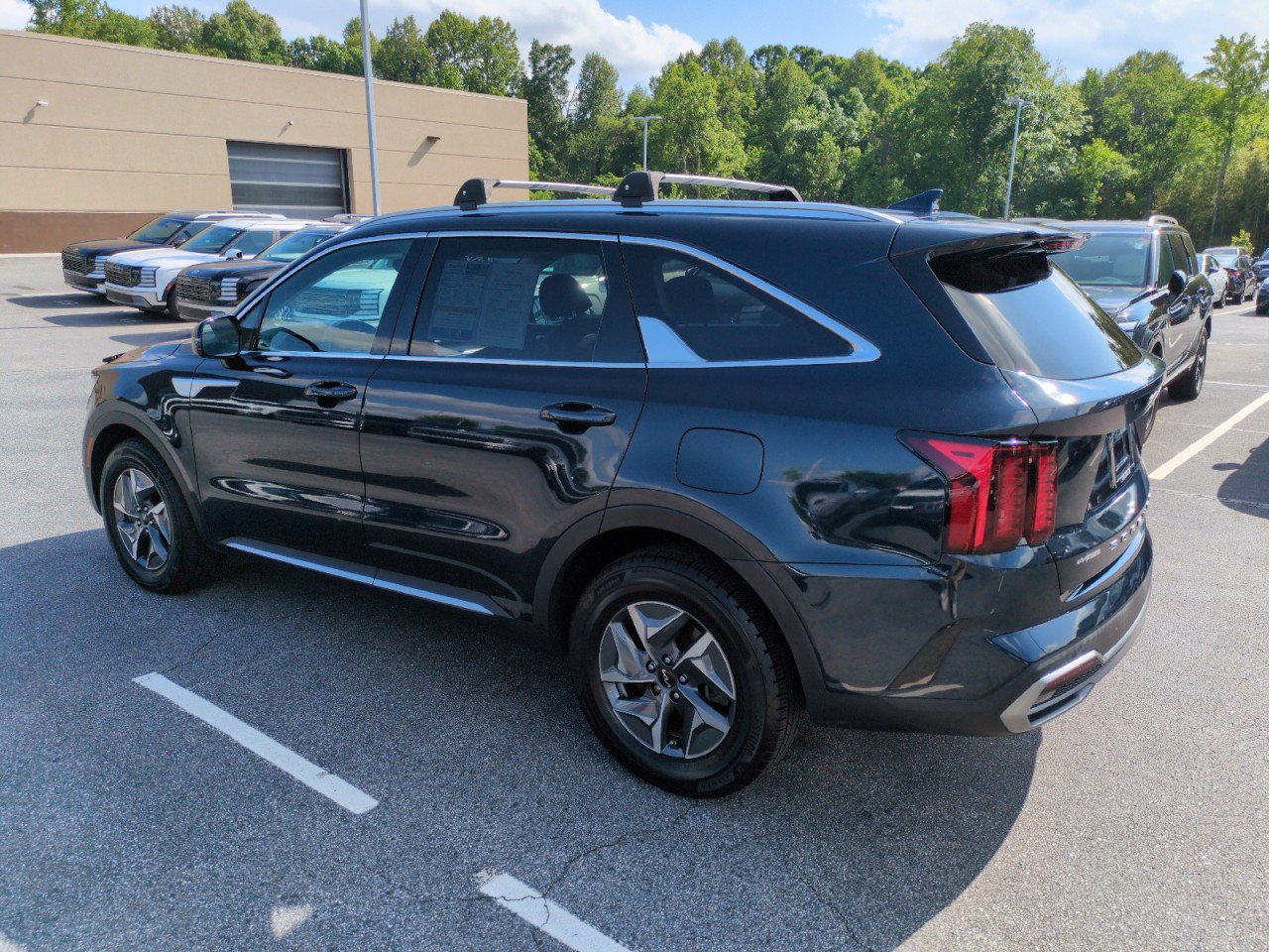 Used 2022 Kia Sorento S FWD image 5