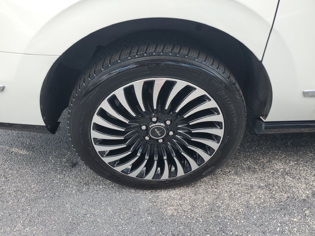 Used 2021 Lincoln Navigator L Black Label AWD/4WD image 7