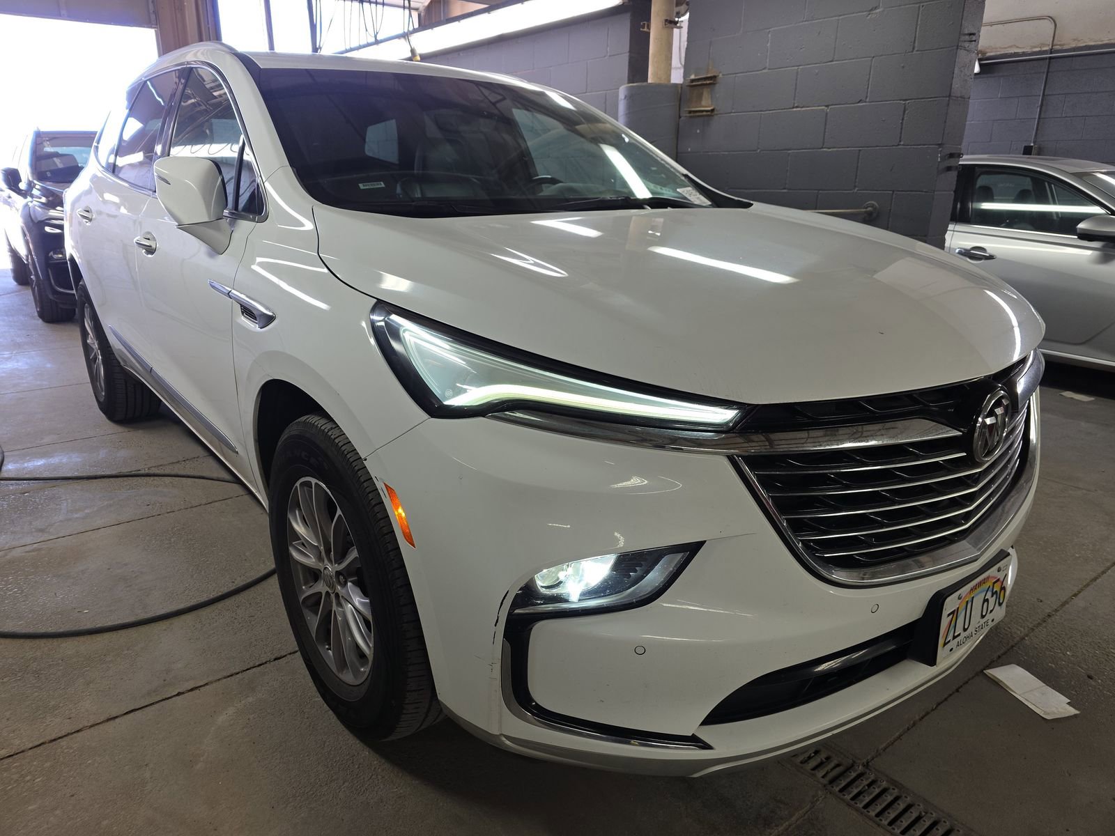 Used 2024 Buick Enclave Premium AWD/4WD image 4