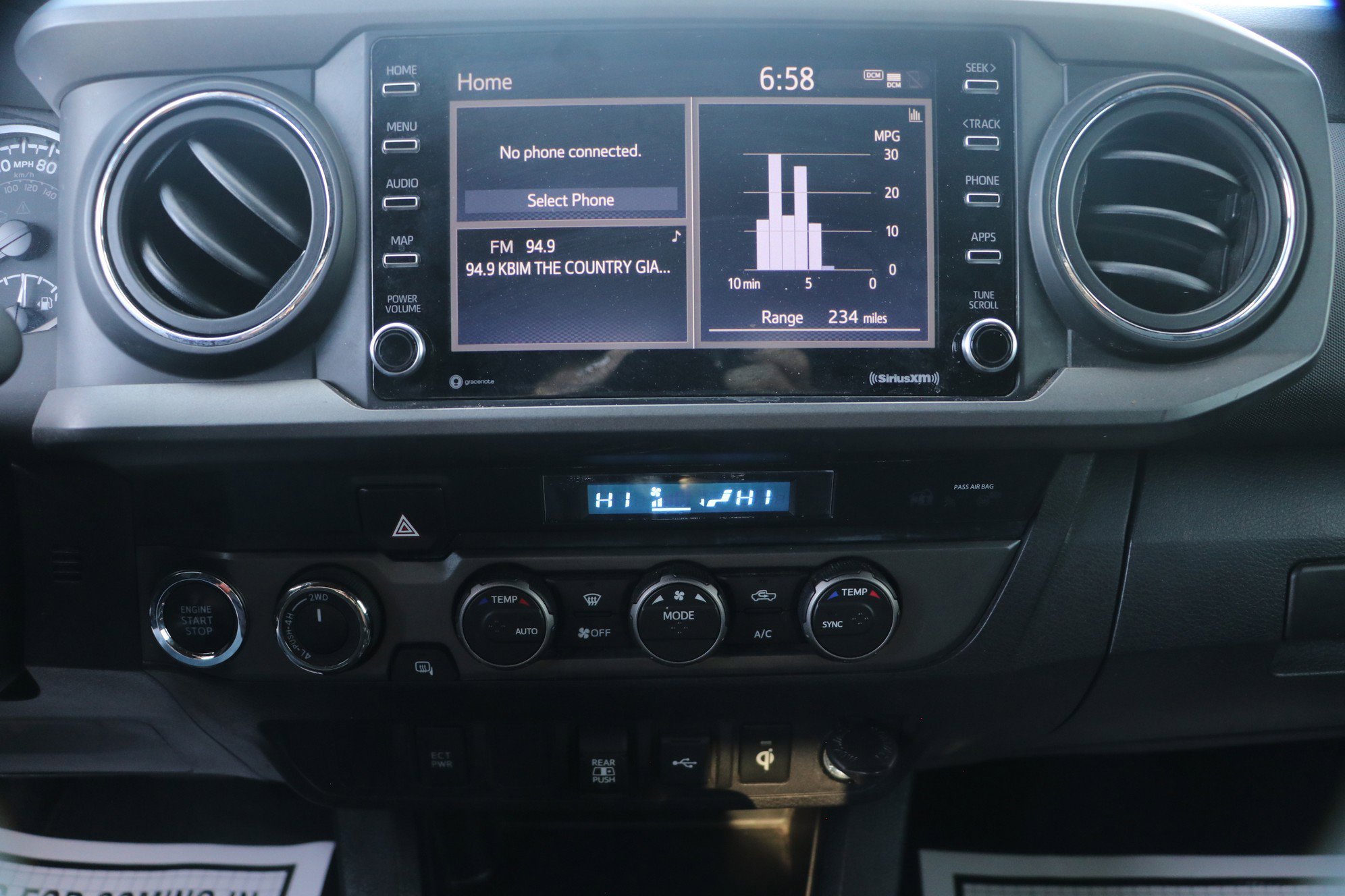 Used 2022 Toyota Tacoma TRD Off-Road image 20