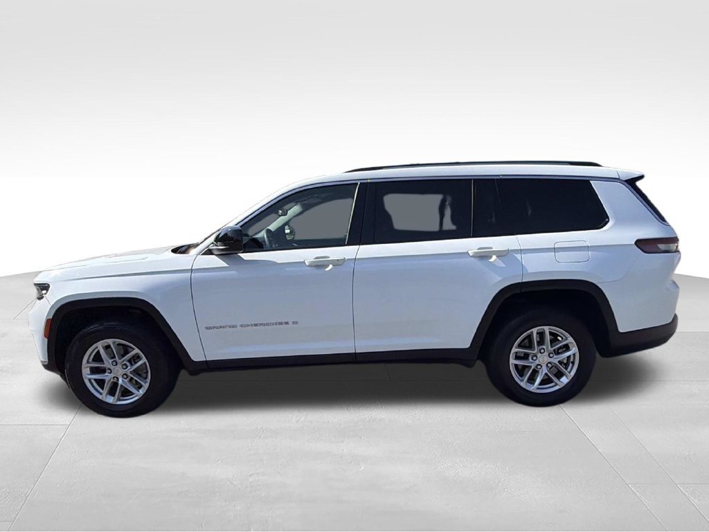 Used 2023 Jeep Grand Cherokee L Laredo RWD image 6