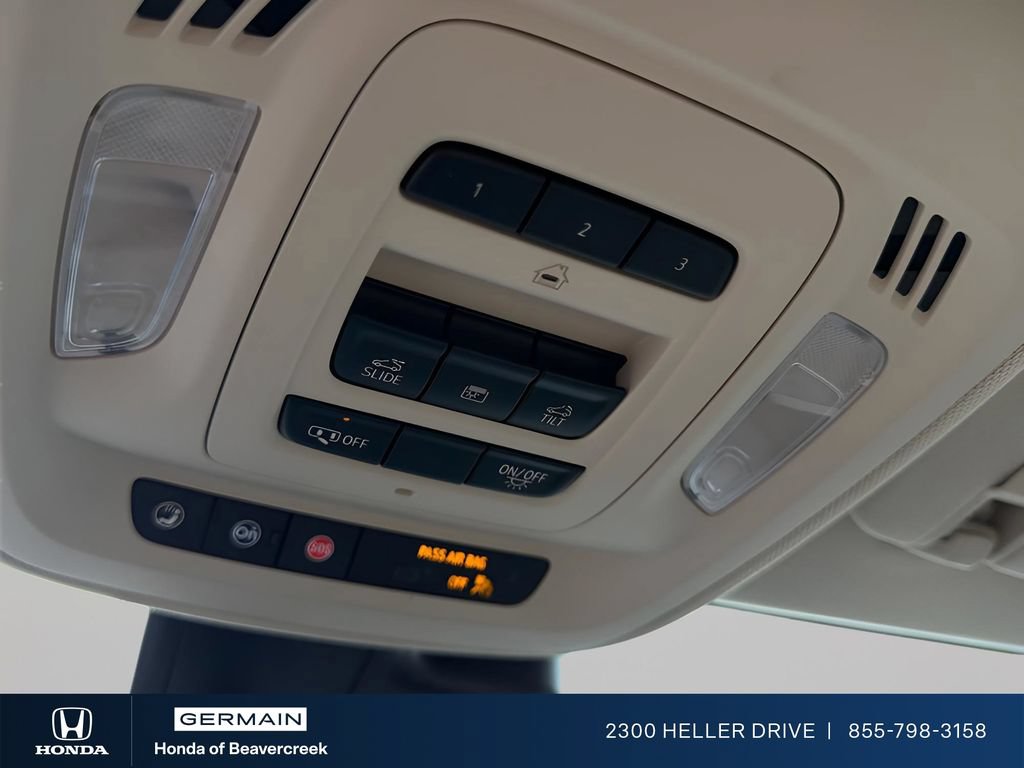 Used 2021 Buick Envision Avenir w/ Technology Package II AWD/4WD image 9