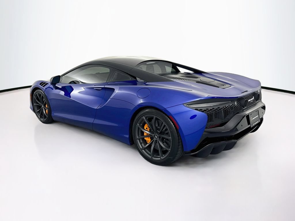 Used 2023 McLaren Artura RWD image 7
