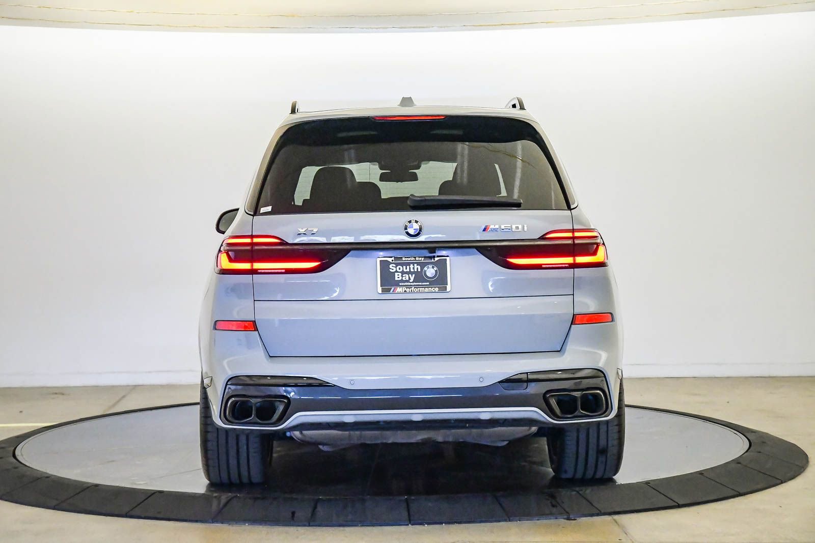 Certified 2024 BMW X7 M60i w/ Executive Package AWD/4WD image 3