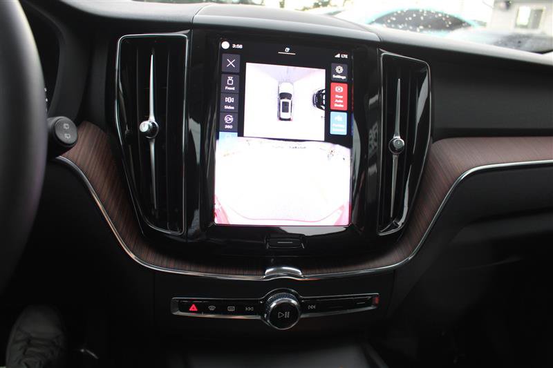 Used 2024 Volvo XC60 B5 Plus w/ Climate Package AWD/4WD image 17