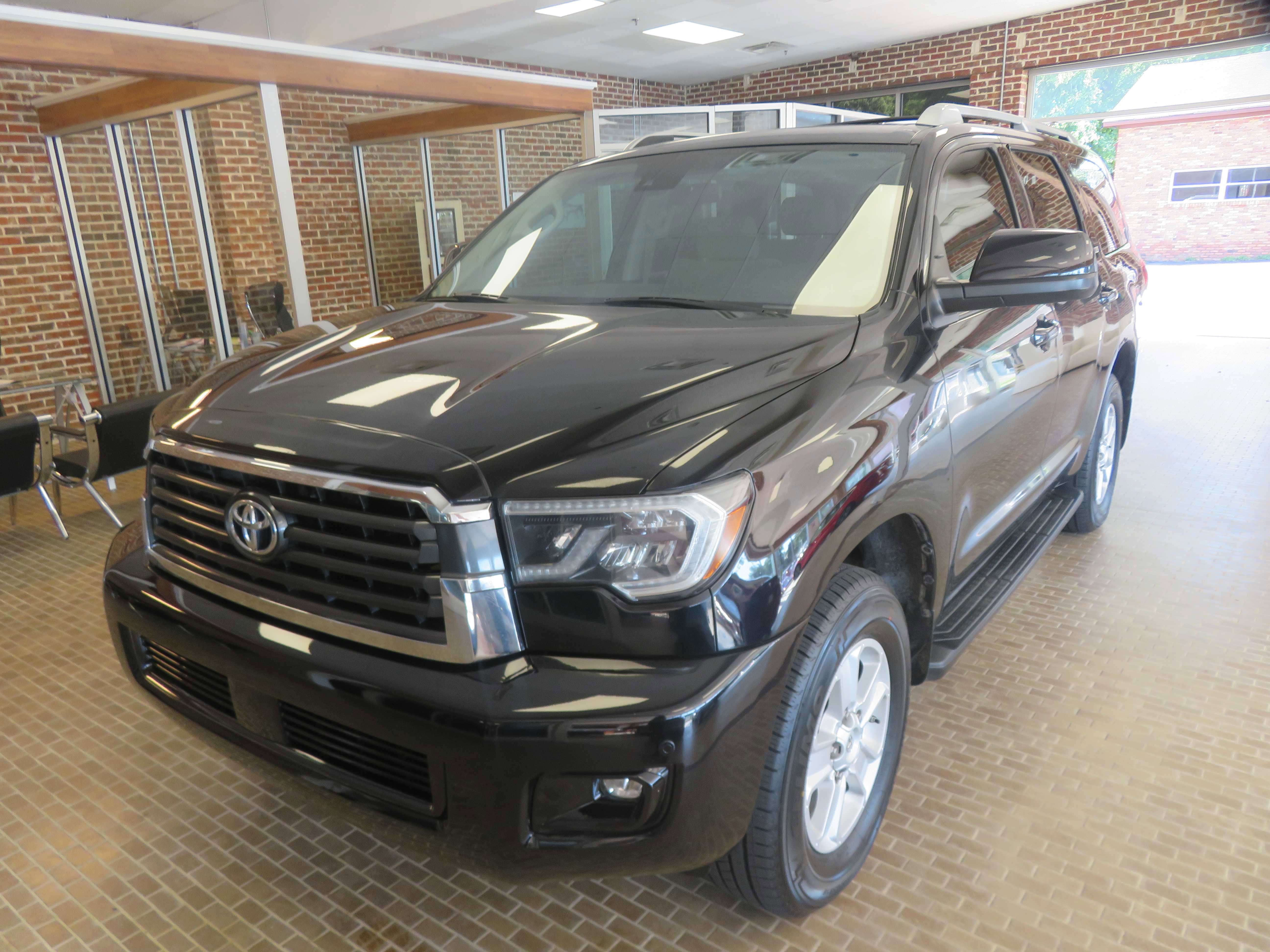 Used 2019 Toyota Sequoia SR5 AWD/4WD image 81